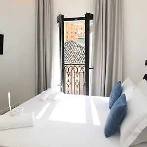 Otel Old Town, Dıraç