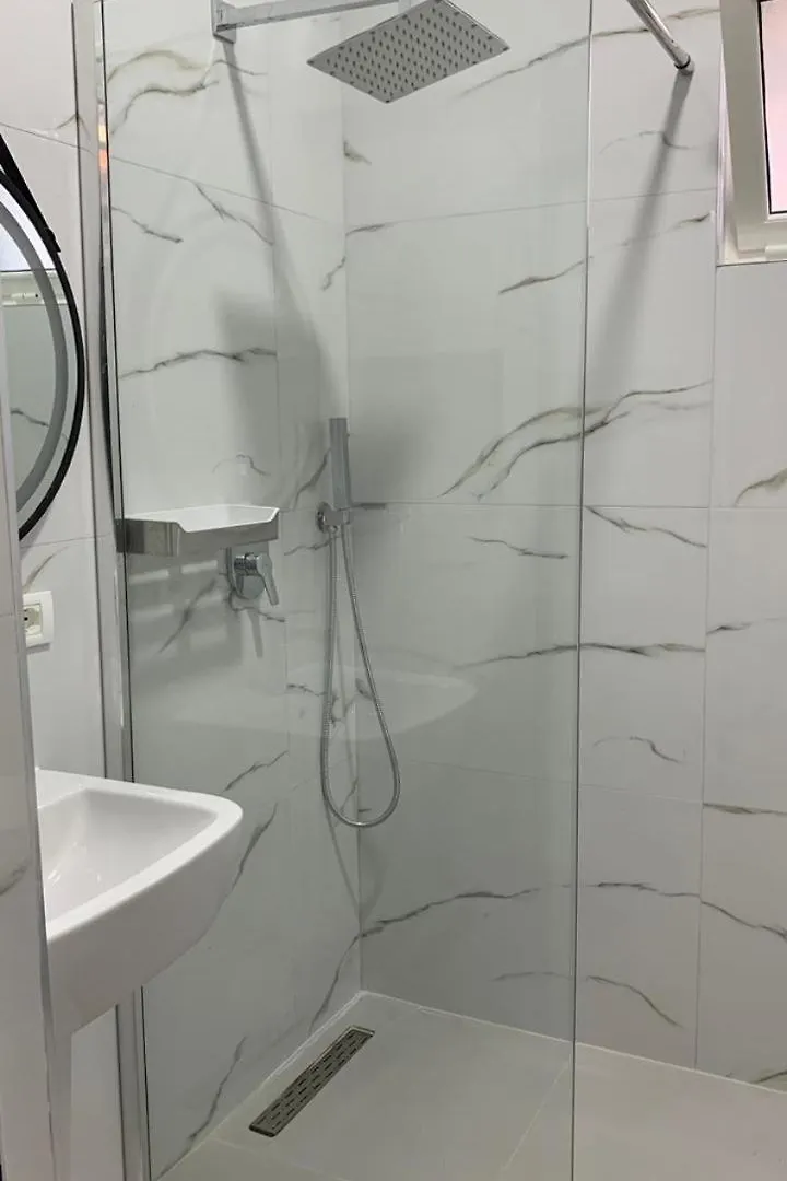 Room Sweet Room, Plazh , Durres